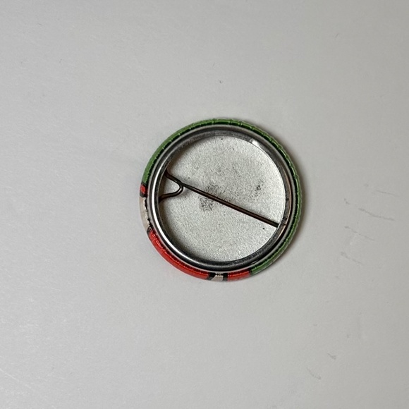 Woodward’s Santa Claus Pinback Button ~ 1.5” Canadian Retail Ephemera - Picture 3 of 4